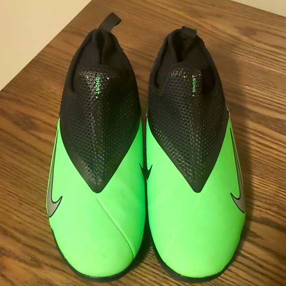 Boys Nike Sneakers - Picture 1 of 5